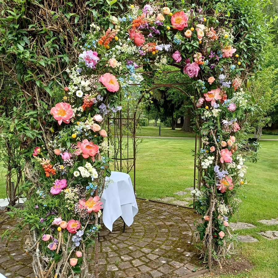 Hochzeit Blumenbogen